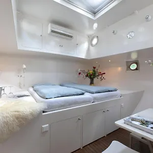 Oda ve Kahvaltı Houseboat Volle Maan, Amsterdam