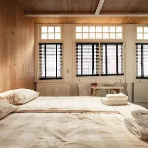 New! Private Authentic In Centre! Apartamento