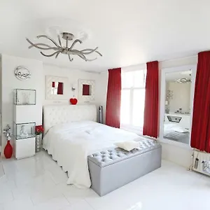  Apartment White Luxury Penthouse In Centre